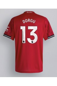 Manchester United Patrick Dorgu #13 Jalkapallovaatteet Kotipaita 2025-26 Lyhythihainen
